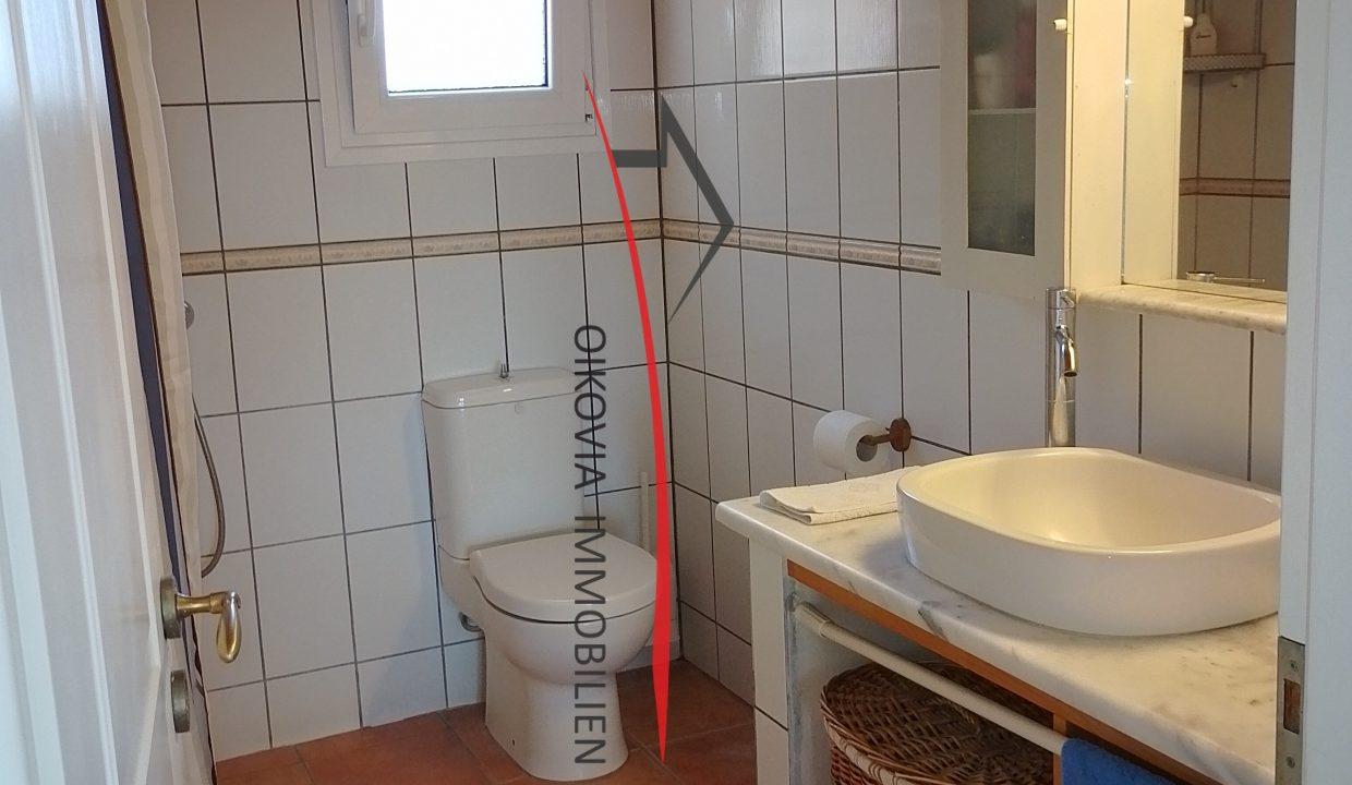 1st floor bathroom